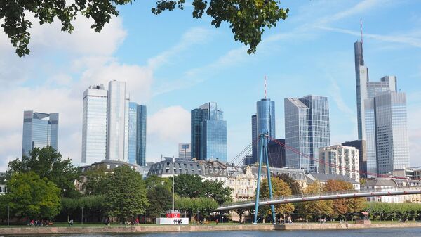 Frankfurt, pogled na poslovnu četvrt i zgradu Dojče banke - Sputnik Srbija