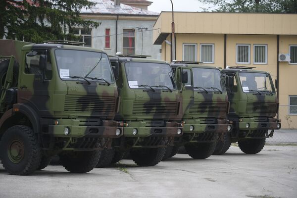Српска војска добила нове камионе Српска војска добила нове камионе - Sputnik Србија
