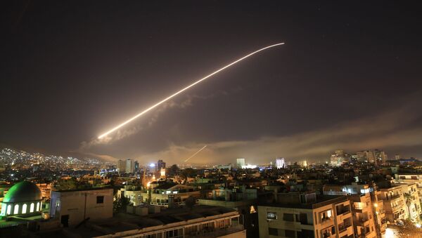 Protivvazdušna odbrana Sirije tokom vazdušnog napada na Damask - Sputnik Srbija