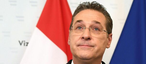 Аустријски вице-канцелар Хајнц-Кристијан Штрахе Аустријски вице-канцелар Хајнц-Кристијан Штрахе - Sputnik Србија