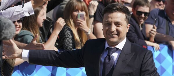 Председник Украјине Владимир Зеленски долази у Врховну раду на инаугурацију - Sputnik Србија