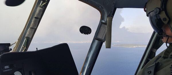 Хрватски војник у хеликоптеру - Sputnik Србија