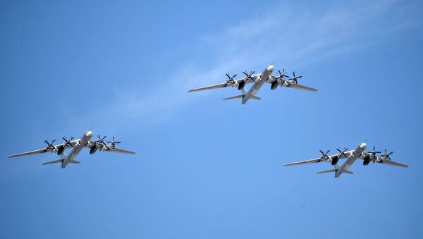 Strateški bombarderi-raketonosci Tu-95MS na vojnoj paradi za Dan pobede - Sputnik Srbija