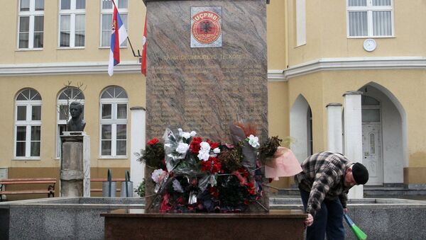 Spomenik teroristima OVPBM u Preševu 16. januara 2013. - Sputnik Srbija