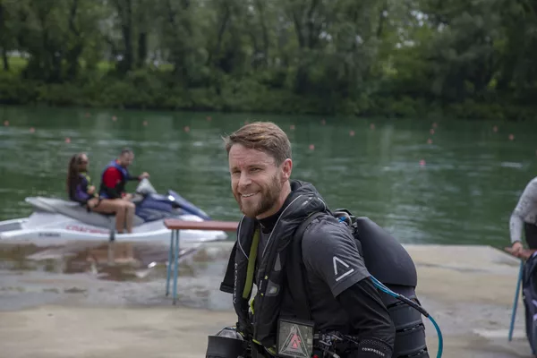 Ričard Brauning inspiraciju za pravljenje mlaznog odela našao je u radu svog pokojnog oca, koji je bio aeronautički inženjer. Ričard Brauning inspiraciju za pravljenje mlaznog odela našao je u radu svog pokojnog oca, koji je bio aeronautički inženjer. - Sputnik Srbija