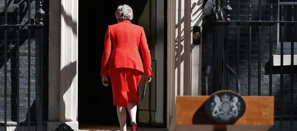 Британска премијерка Тереза Меј након подношења оставке - Sputnik Србија