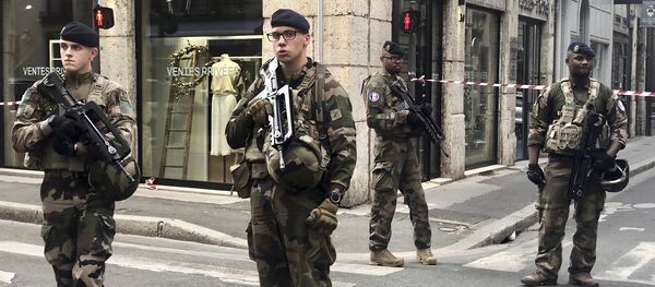 Антитерористичке јединице на месту експлозије у Лиону Антитерористичке јединице на месту експлозије у Лиону - Sputnik Србија