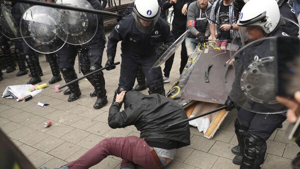 Протест Жутих прслука у Бриселу - Sputnik Србија