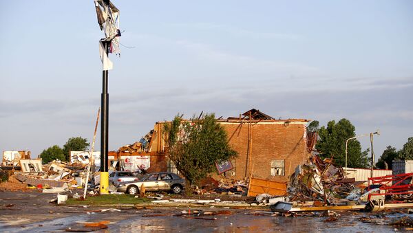 Торнадо надомак Оклахома Ситија је уништио све преко чега је прошао у дужини од 3,2 километра - Sputnik Србија