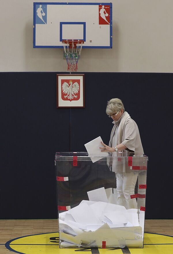 Izbori za EP: Narodnjaci vode, Le Penova potukla Makrona, uspeh desničara u Nemačkoj (foto) Izbori za EP: Narodnjaci vode, Le Penova potukla Makrona, uspeh desničara u Nemačkoj (foto) - Sputnik Srbija