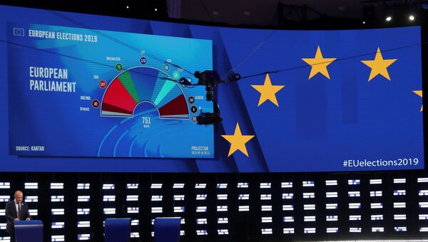 Projekcija novog saziva Evropskog parlamenta - Sputnik Srbija