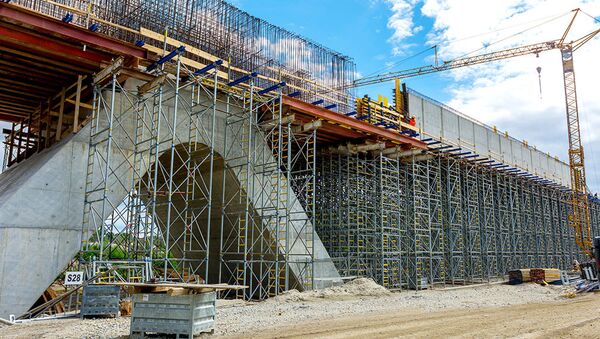Završena izgradnja stubova na vijaduktu pruge Beograd-Budimpešta u plavnom delu Dunava - Sputnik Srbija