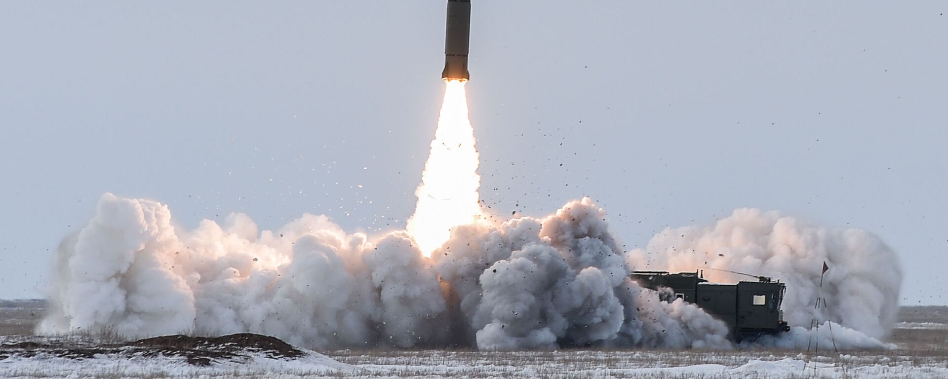 Лансирање балистичке ракете оперативно-тактичког ракетног система Искандер М са полигона у Астраханској области - Sputnik Србија, 1920, 23.10.2021