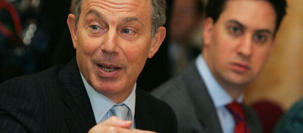 Bivši britanski premijer Toni Bler i lider laburista Ed Miliband Bivši britanski premijer Toni Bler i lider laburista Ed Miliband - Sputnik Srbija