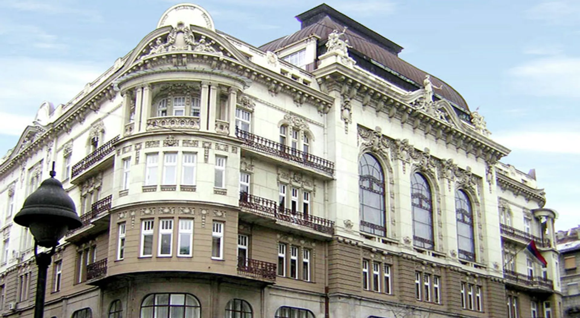 Насиље над сопственим језиком у име „равноправности“ – је ли се Србија обавезала на тај „пртљаг“ Насиље над сопственим језиком у име „равноправности“ – је ли се Србија обавезала на тај „пртљаг“ - Sputnik Србија, 1920, 01.04.2021