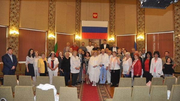Топли „Словенски загрљај“ у Бугарској Топли „Словенски загрљај“ у Бугарској - Sputnik Србија