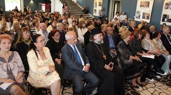 Топли „Словенски загрљај“ у Бугарској Топли „Словенски загрљај“ у Бугарској - Sputnik Србија