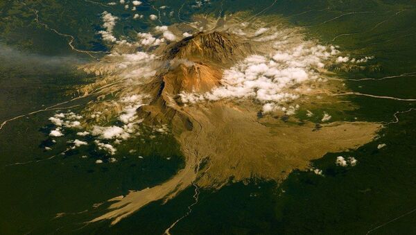 Вулкан Шивелуч на Камчатке, снятый космонавтом Роскосмоса Федором Юрчихиным с МКС - Sputnik Србија