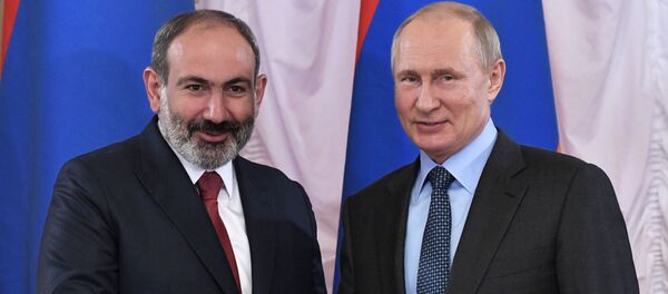 Prezident RF V. Putin prinimaet učastie v Peterburgskom meždunarodnom эkonomičeskom forume - Sputnik Srbija