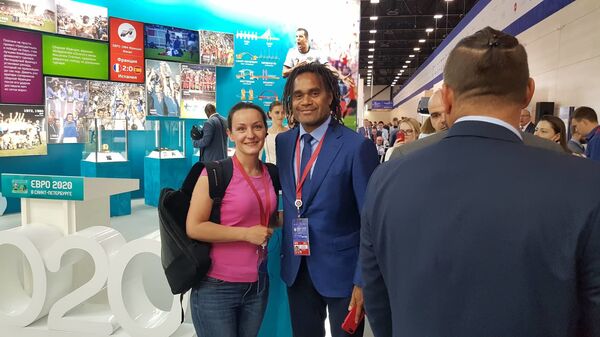 Zlatna lopta Lava Jašina, pehar „Anri Delon“, Homičeve kopačke Zlatna lopta Lava Jašina, pehar „Anri Delon“, Homičeve kopačke - Sputnik Srbija