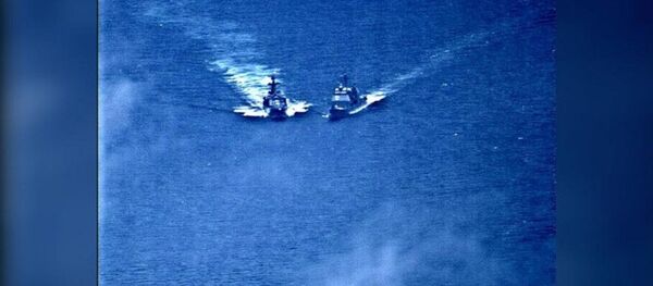 Blizak susret američkog i ruskog broda - Sputnik Srbija