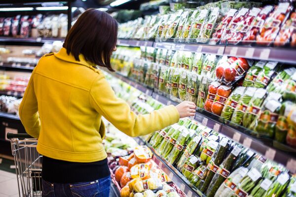On-lajn kupci u on-lajn prodavnicama: Ko će koga da promeni? On-lajn kupci u on-lajn prodavnicama: Ko će koga da promeni? - Sputnik Srbija