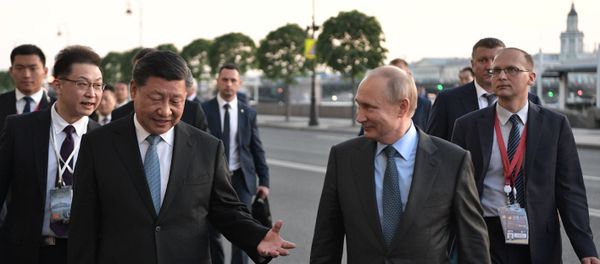 Председник Кине Си Ђинпинг и председник Русије Владимир Путин Председник Кине Си Ђинпинг и председник Русије Владимир Путин - Sputnik Србија