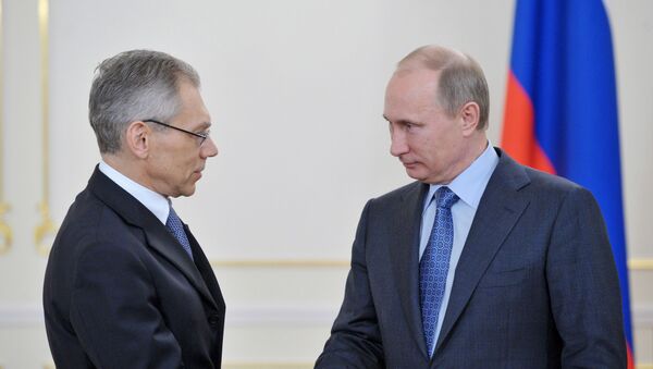 Novoizabrani ambasador Rusije u Srbiji Aleksandar Bocan-Harčenko i predsednik Rusije Vladimir Putin - Sputnik Srbija