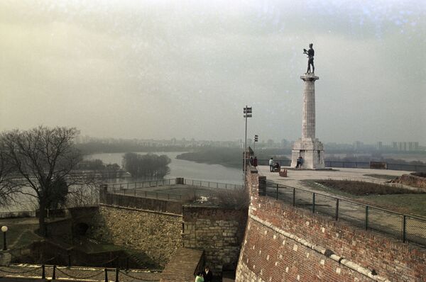 Румуни спречавају транспорт руских тенкова у Србију Румуни спречавају транспорт руских тенкова у Србију - Sputnik Србија