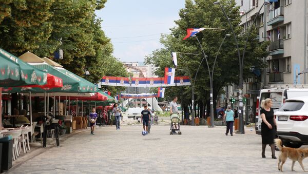 Centar severne Kosovske Mitrovice ni po čemu ne podseća na praznovanje za koje se sprema Priština - Sputnik Srbija