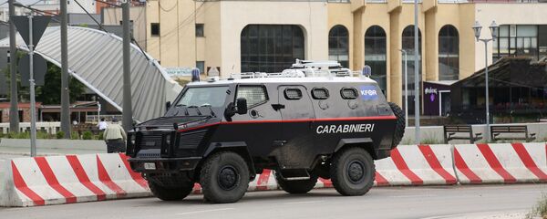 Возило Кфора у близини моста на Ибру - Sputnik Србија