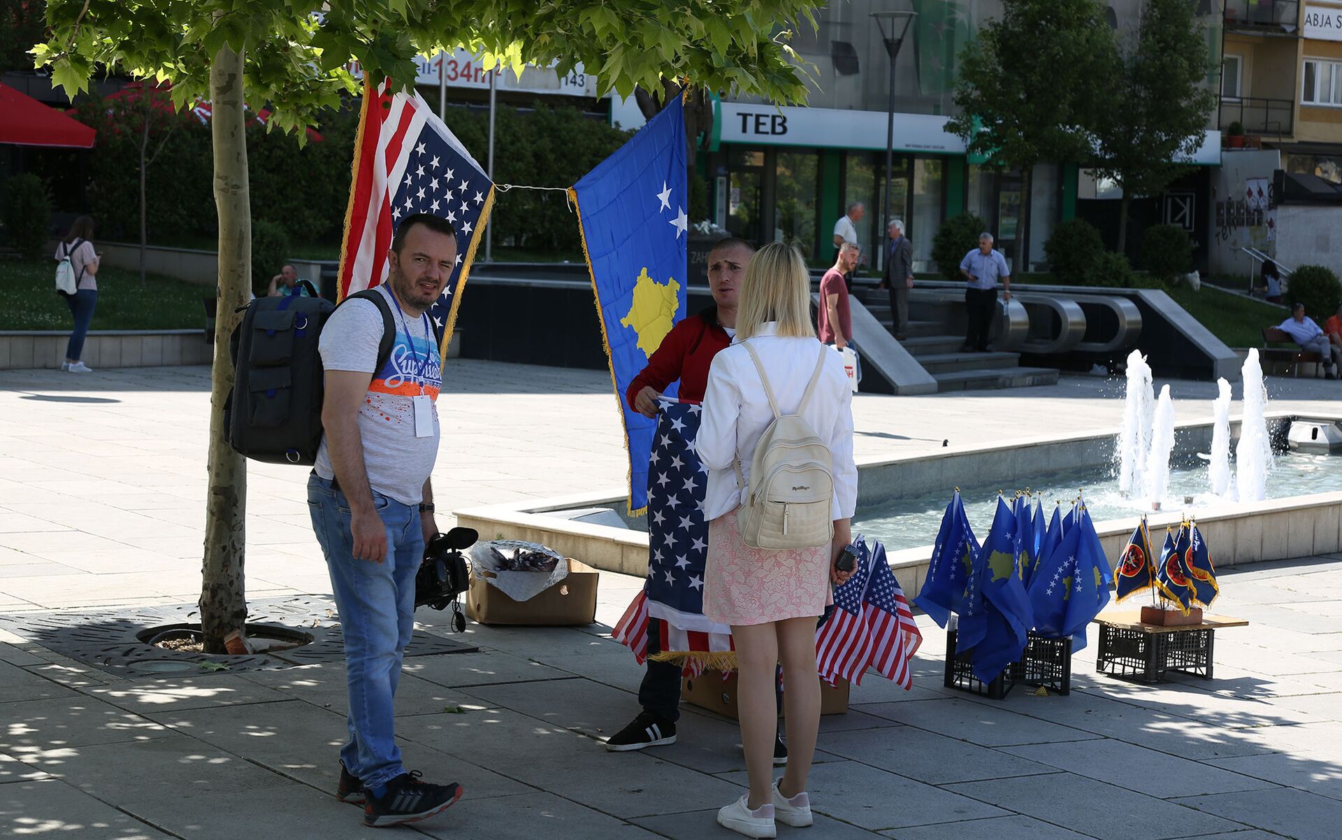 Zastave Amerike i Kosova u Prištini - Sputnik Srbija, 1920, 05.03.2025