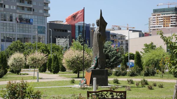 Албанска застава у Приштини  - Sputnik Србија