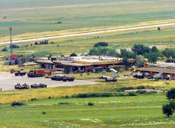 Руски војници заузимају аеродром у Приштини. - Sputnik Србија