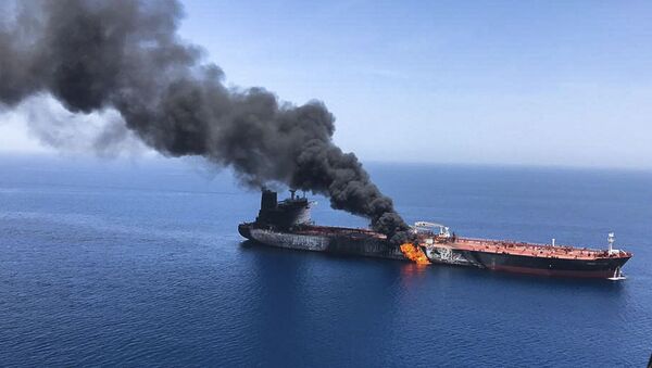 Požar na naftnom tankeru u Omanskom zalivu - Sputnik Srbija