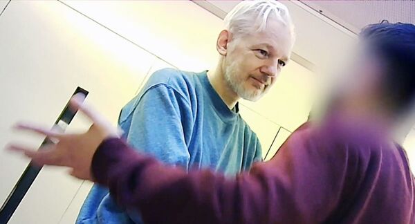 Западна мантра о „руском малигном утицају“: Само димна завеса за акције које следе - Sputnik Србија