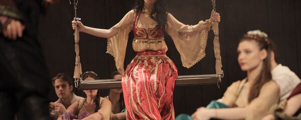 Велика је част после 60 година отркити публици једно овако маестрално, музиком осликано дело Боре Станковића, каже српска Коштана. - Sputnik Србија