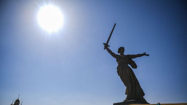 Споменик Мајка-отаџбина зове!  - Sputnik Србија