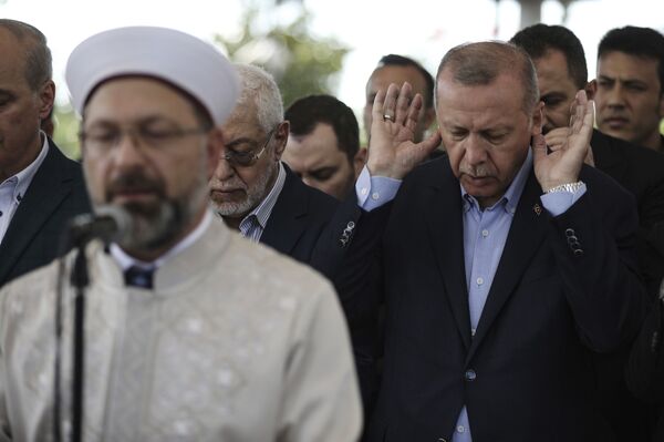 Erdogan: Mursi nije umro prirodnom smrću - Sputnik Srbija