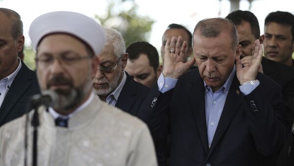 Молитва за Мурсија у џамији у Истанбулу - Sputnik Србија