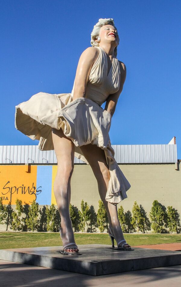 Украдена статуа Мерилин Монро Украдена статуа Мерилин Монро - Sputnik Србија