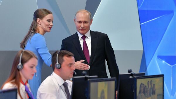 „Директна линија“ са Владимиром Путином  - Sputnik Србија