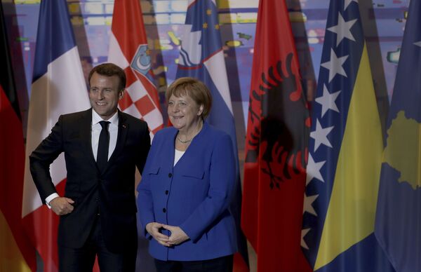 Kapitulacija EU na Kosovu: Amerika već podiže glavu, al‘ pitaće se i Rusija Kapitulacija EU na Kosovu: Amerika već podiže glavu, al‘ pitaće se i Rusija - Sputnik Srbija