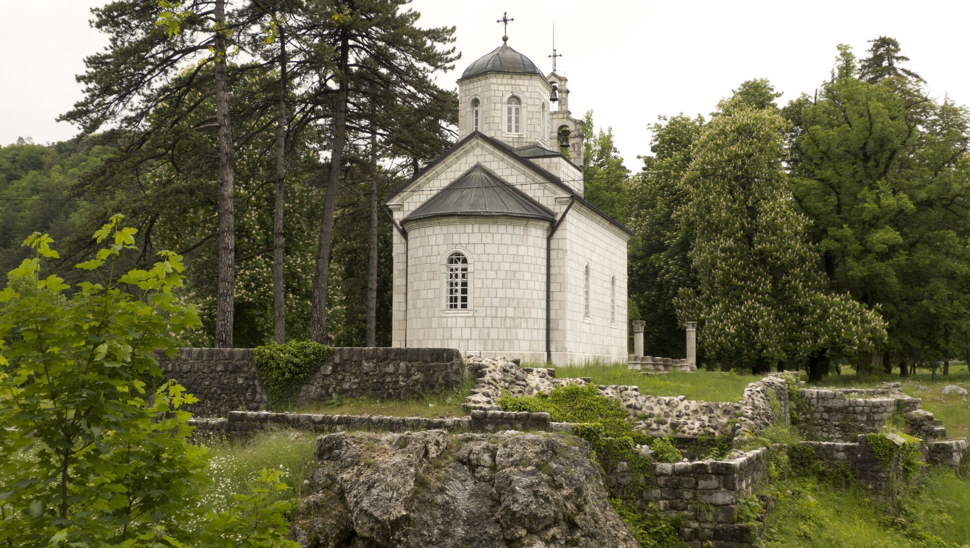 Црква у околини Цетиња - Sputnik Србија, 1920, 08.07.2021