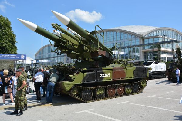 Српско наоружање успело да помири Исток и Запад (видео, фото) Српско наоружање успело да помири Исток и Запад (видео, фото) - Sputnik Србија