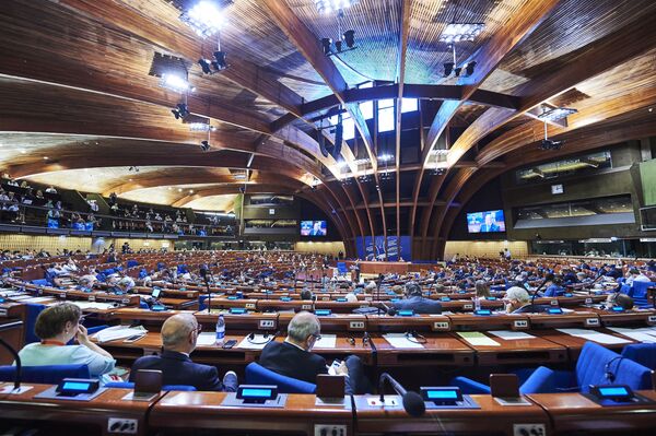 Србима сад треба стрпљење: Признање Косова повући ће и неки оснивачи ЕУ (видео) Србима сад треба стрпљење: Признање Косова повући ће и неки оснивачи ЕУ (видео) - Sputnik Србија