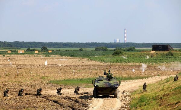 Бојево гађање у Никинцима: Србија демонстрирала војну моћ (видео, фото) Бојево гађање у Никинцима: Србија демонстрирала војну моћ (видео, фото) - Sputnik Србија