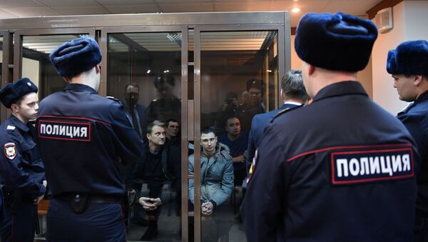 Uhapšeni ukrajinski mornari tokom sudskog procesa - Sputnik Srbija