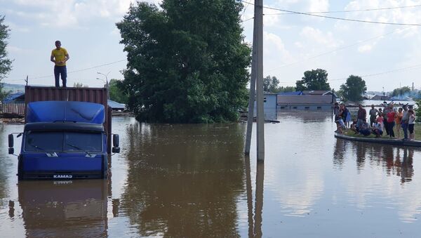 Поплаве у Иркутској области у Русији - Sputnik Србија