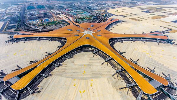 Terminal međunarodnog kineskog aerodroma Dasing u Pekingu - Sputnik Srbija